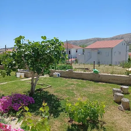 Apartman With A Parking Space Pag - 6325